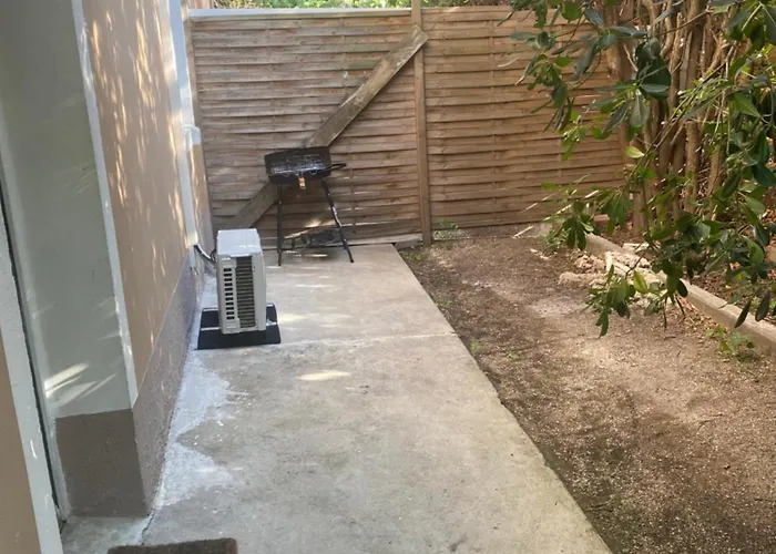 Spa Jardin Prive T3 Independant Dans Villa