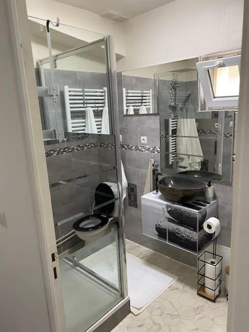 Jardin Prive T3 Independant Dans Apartment