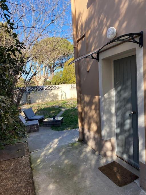 Apartment Jardin Prive T3 Independant Dans