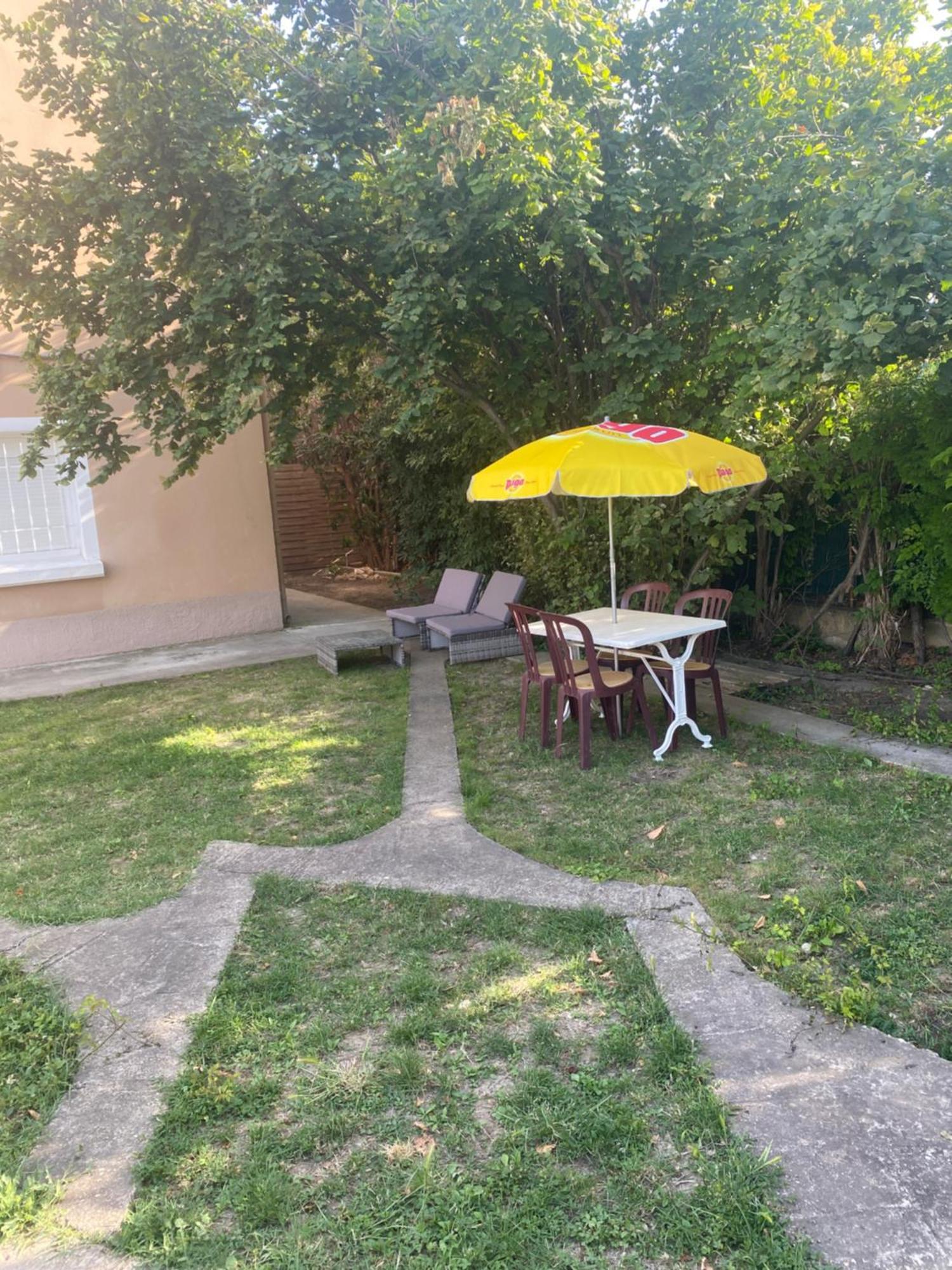 Jardin Prive T3 Independant Dans Apartment Morieres-les-Avignon